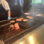 ビッグ・ジョー - 豪快な炭火焼き