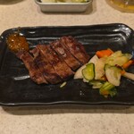 アカマル屋 - 厚切り牛タン炙り