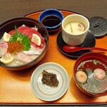 瀬戸内味覚処 芸州 本店 - 海鮮丼定食