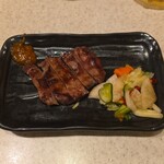 アカマル屋 - 厚切り牛タン炙り