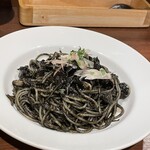 Trattoria Lino - イカ墨とミョウガのパスタ
