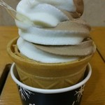 白い恋人パーク  - 白い恋人ソフトクリーム(ミックス) 308円