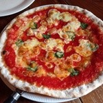 伊食酒房 穴 - マルゲリータピザ