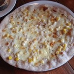 伊食酒房 穴 - コーンのチキンクリームソース ピザ