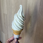 山中牧場 小樽店 - 牛乳ソフトクリーム 350円
