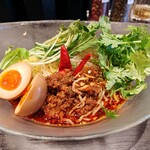 香氣　四川麺条  学芸大学店 - 烈火冷やし担々麺(パクチーと香味たまごトッピング)