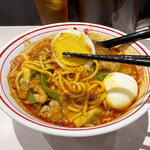 蒙古タンメン中本 - 辛さを緩和してくれる「ゆで卵」