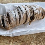 コムギ - 天然酵母くるみぶどうは頼んで薄切カット！