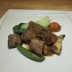 アドゥエパッシ - 子羊の白ワイン煮込み