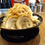 ラーメン裏二郎 東苗穂店 - ラーメン小　豚２枚　横から
