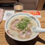 博多ラーメン でぶちゃん 高田馬場本店 - 