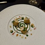 ガストロノミー ジョエル・ロブション - L'Escargot (HOT APPETIZERS)
      三重県産エスカルゴのクロメスキ パセリとニンニクのクーリで
