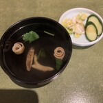 うなぎ藤田 - うな重（川）　3,410円　のきも吸いとお新香