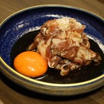 牛タンと馬肉とクリスピー餃子 ひまわり［精］ - バラすき焼き 落し卵黄