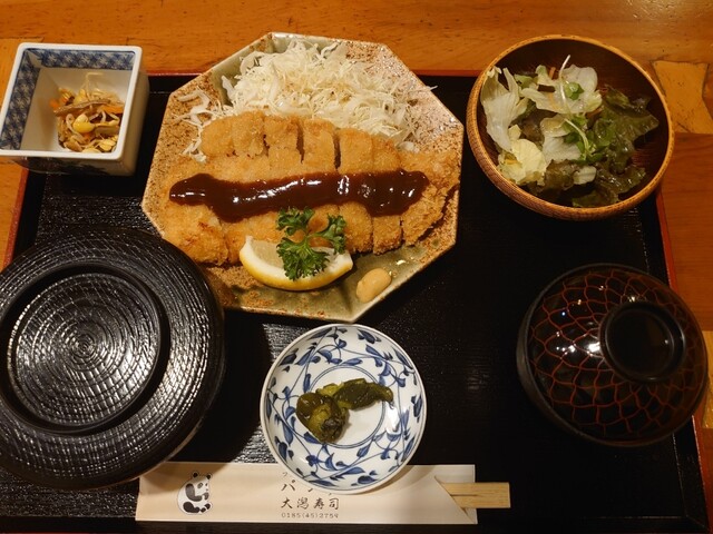 ファミリーレストラン パンダ - 船越（寿司）の写真