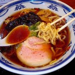 自然派ラーメン 神楽 - 【2014/10】 限定メニュー・丸鶏ブラック　830円