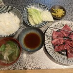 かどやホルモン店 - ランチ ロース定食 ¥1,200