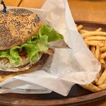 クアアイナ ららぽーと甲子園店 - スパイシーシラチャーバーガー