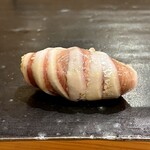 314065945 - 銚子鰯　塩当てて軽く酢に潜らせる　薄造りで骨が当たらず脂がさっと溶ける　めちゃうまです！