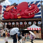 串かつ・たこ焼き 味の大丸 - 店の外観　※大きなタコが、目印です