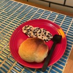 スタンド4坪らばー - ヤマブドウばたーういずぱん　