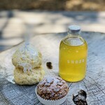 SHOZO COFFEE KARUIZAWA - プレートスコーン460円　シュークリーム500円　レモンライムシロップ1500円　