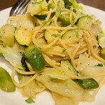 303 ネロ - 夏らしいズッキーニが香る！アンチョビとキャベツのパスタ