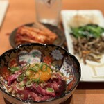 炭火焼肉　仁 - 伝説のユッケ 1,680円。