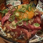 炭火焼肉　仁 - 伝説のユッケ 1,680円。