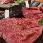 炭火焼肉　仁 - トモサンカク（鹿児島）2,480円、 カメノコ（鹿児島）1,780円。