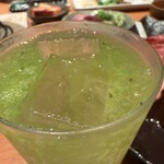 炭火焼肉　仁 - 鬼キウイサワー 580円。