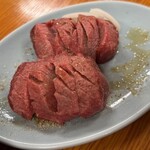 炭火焼肉・ホルモン モツの関ちゃん - 