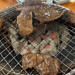 炭火焼肉・ホルモン モツの関ちゃん - 