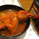 ビンディカ - タンドリーチキンスープカレー　タンドリーチキン１本入ってます