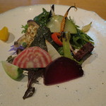 ラ・ボンヌターブル - 畠の味がするサラダ1