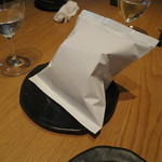 ラ・ボンヌターブル - 桜チップで瞬間燻製した新じゃがのキタアカリのフライド・ポテト1