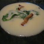 ラ・ボンヌターブル - せせらぎポークのベーコンと法蓮草のじゃがいもの温かいスープ1