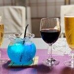 La table en fête NAKAO - 金魚鉢サイダー グラスワイン赤＆白 ノンアルコールビール