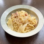 バルバルキッチンアメリ - ランチ：カルボナーラ(¥1,400)
      う〜ん、このカルボナーラは期待していたものと違った。
