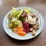 バルバルキッチンアメリ - いつも美味しいランチサラダ
      この日は久々の豆腐サラダだった