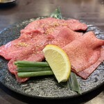 炭火焼肉 にく式 すすきの店 - 