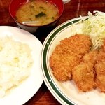（2014.10.10再訪）味噌汁とかキャベツも美味しいのです＾＾