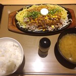 やよい軒 - 牛バターちゃんぽん焼き定食