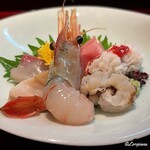 逸品さかい - 真鯛､本鮪トロ､鱧の落としと焼霜､白ボタン海老に活鮑､縞鯵の造り