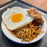 ドーミーイン - 焼きそば 目玉焼き唐揚げトッピング