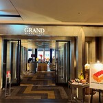 THE GRAND LOUNGE - 