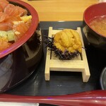 札幌海鮮丼 丼兵衛 - 