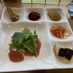 野菜が主役の古民家レストラン 花果菜 - ブルーベリーソース、すももソース、赤オクラざくろ酢