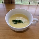 野菜が主役の古民家レストラン 花果菜 - 黄色人参ポタージュ