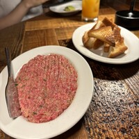 カルネジーオ イースト - 